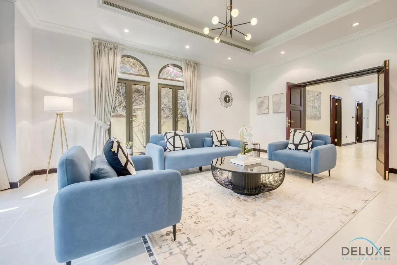 Splendid 5Br Villa At Canal Cove Palm Jumeirah By Deluxe Holiday Homes Dubai