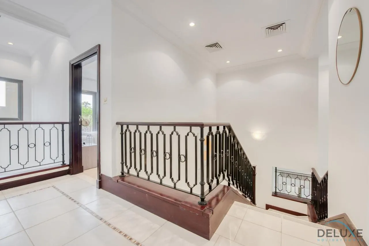 Splendid 5Br Villa At Canal Cove Palm Jumeirah By Deluxe Holiday Homes Dubai